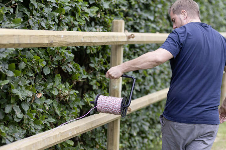 KERBL Einhand-Abrollhilfe für Weidezaunspulen